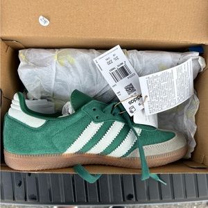 Green sambas